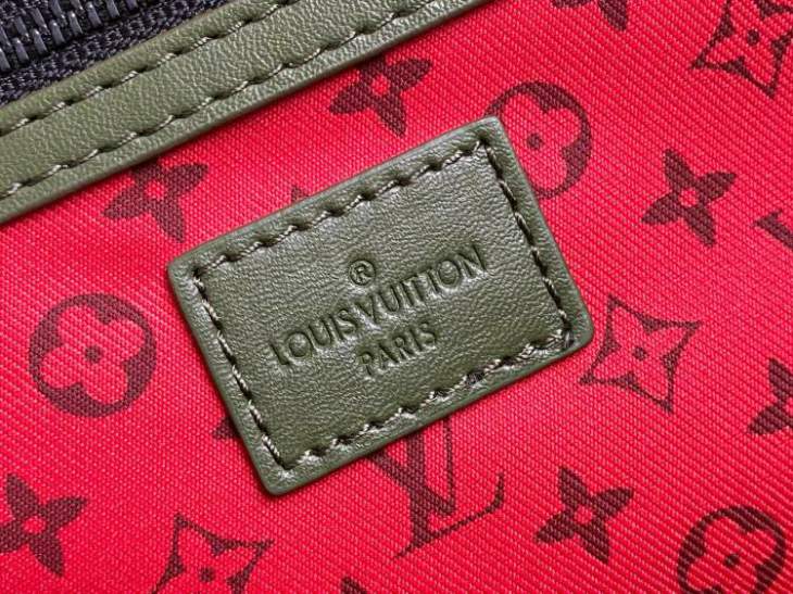 Picture of Louis Vuitton Mens Bags _SKUfw146057685fw